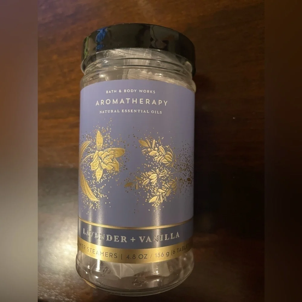 🆕 Bath & Body Works | aromatherapy shower steamers | Lavender and vanilla